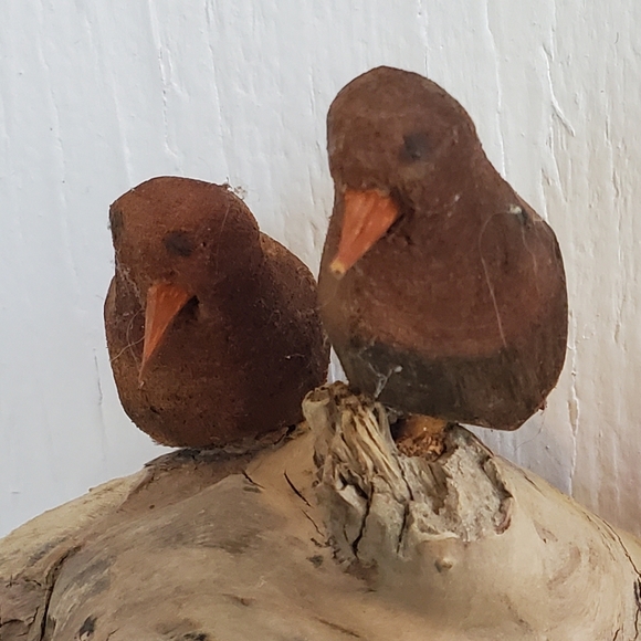 4 Hand crafted/carved wooden birds on driftwood - Picture 5 of 8